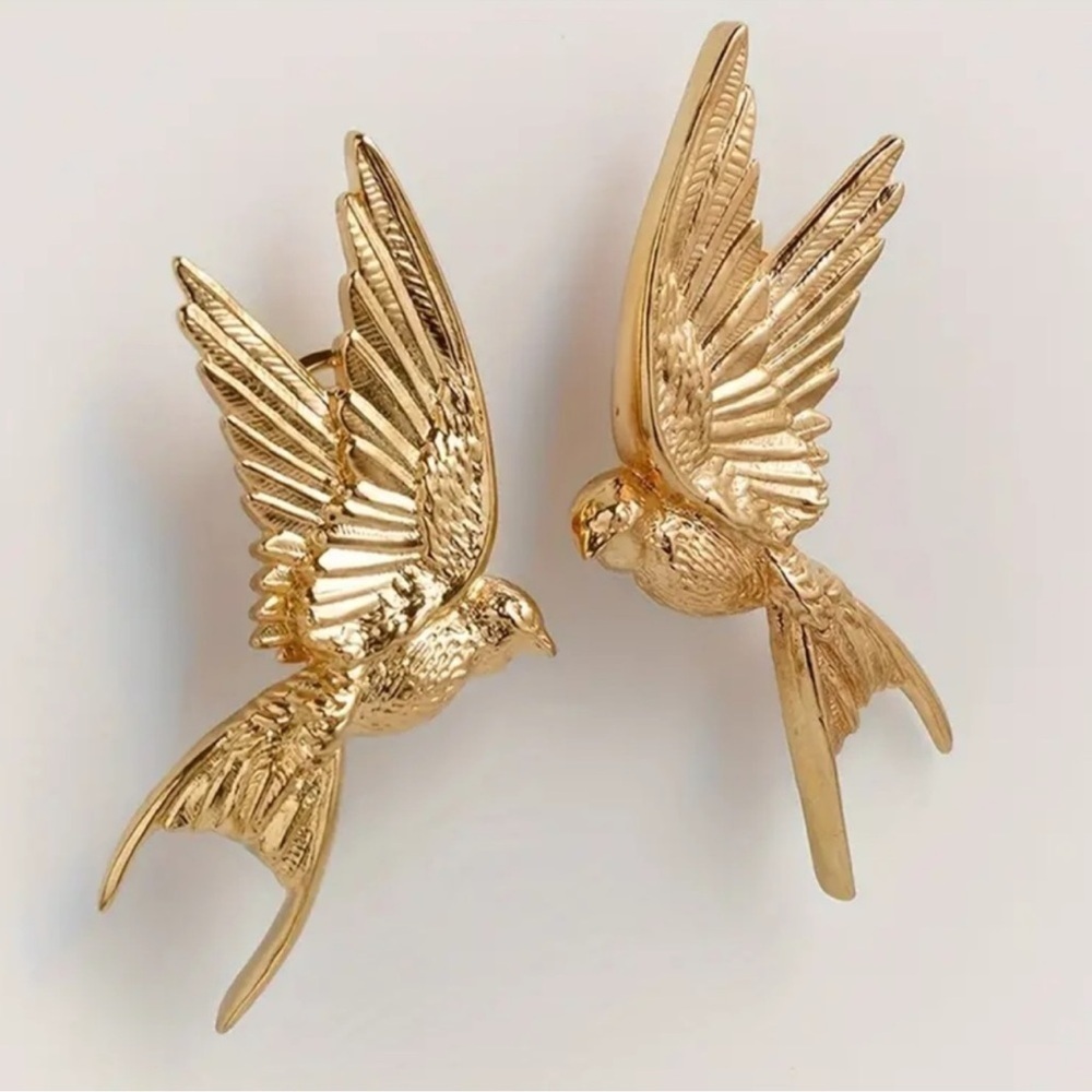 Swallow Bird Charming 18K Gold Stainless Steel Earrings - Picture 3 of 6